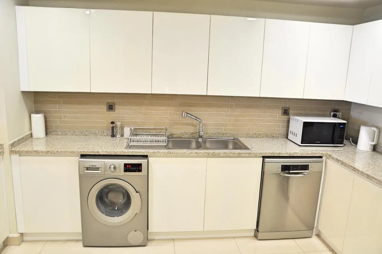 Spacious 4 Bd Apartment With Amazing Sea View Dubai