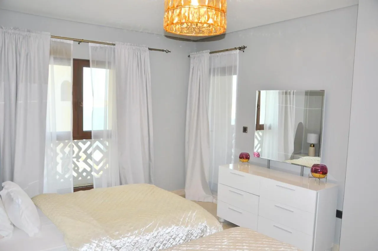 Spacious 4 Bd Apartment With Amazing Sea View Dubai