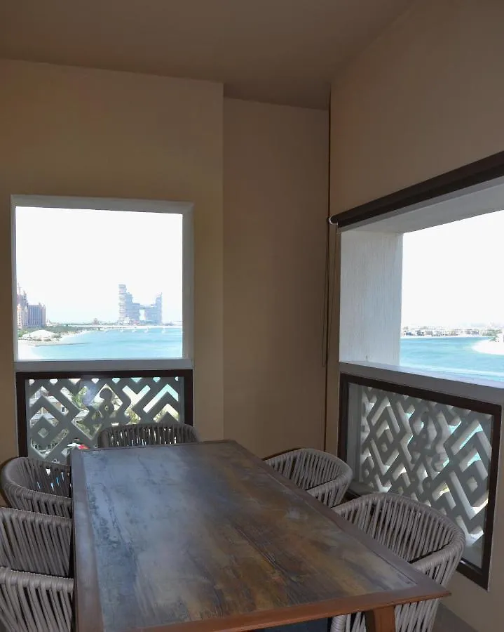 Spacious 4 Bd Apartment With Amazing Sea View Dubai