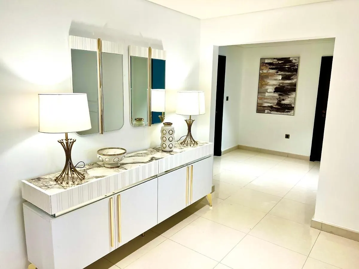 Spacious 4 Bd Apartment With Amazing Sea View Dubai